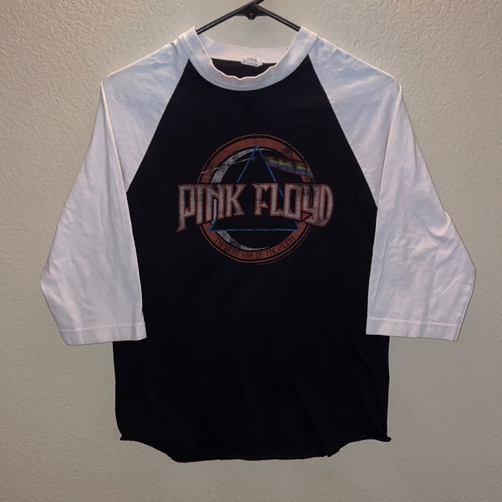 Pink Floyd’s baseball style tee